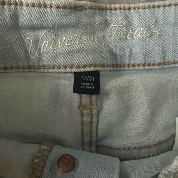 Universal Thread denim shorts - Picture 3 of 3